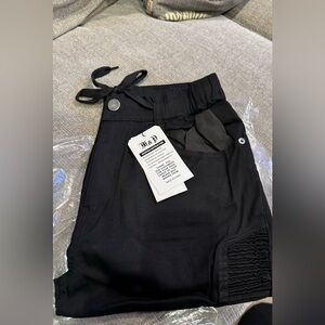 2 Men’s joggers NWT black/burgundy